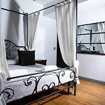 Piazza Del Popolo Rooms